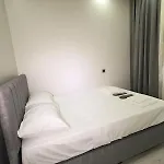 Joe Black Hotel