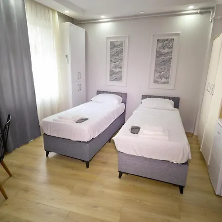 Joe Black Szálloda 2*