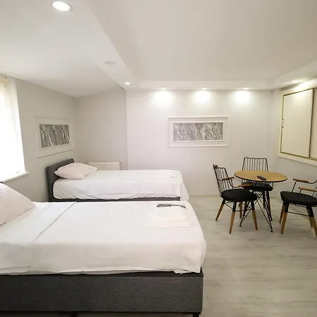 Joe Black Otel