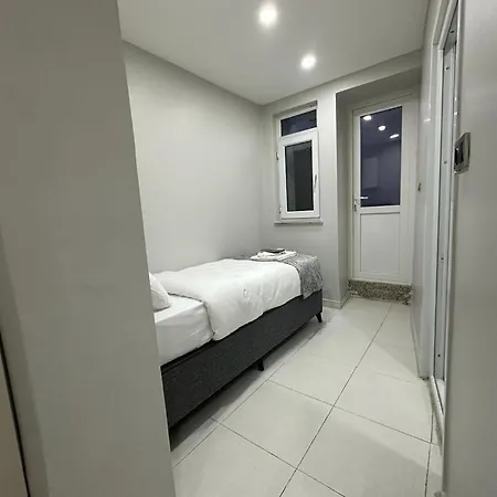 Joe Black Otel *