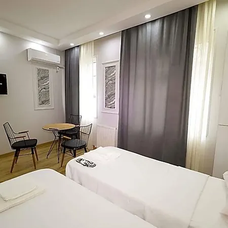 Hotel Joe Black 2*